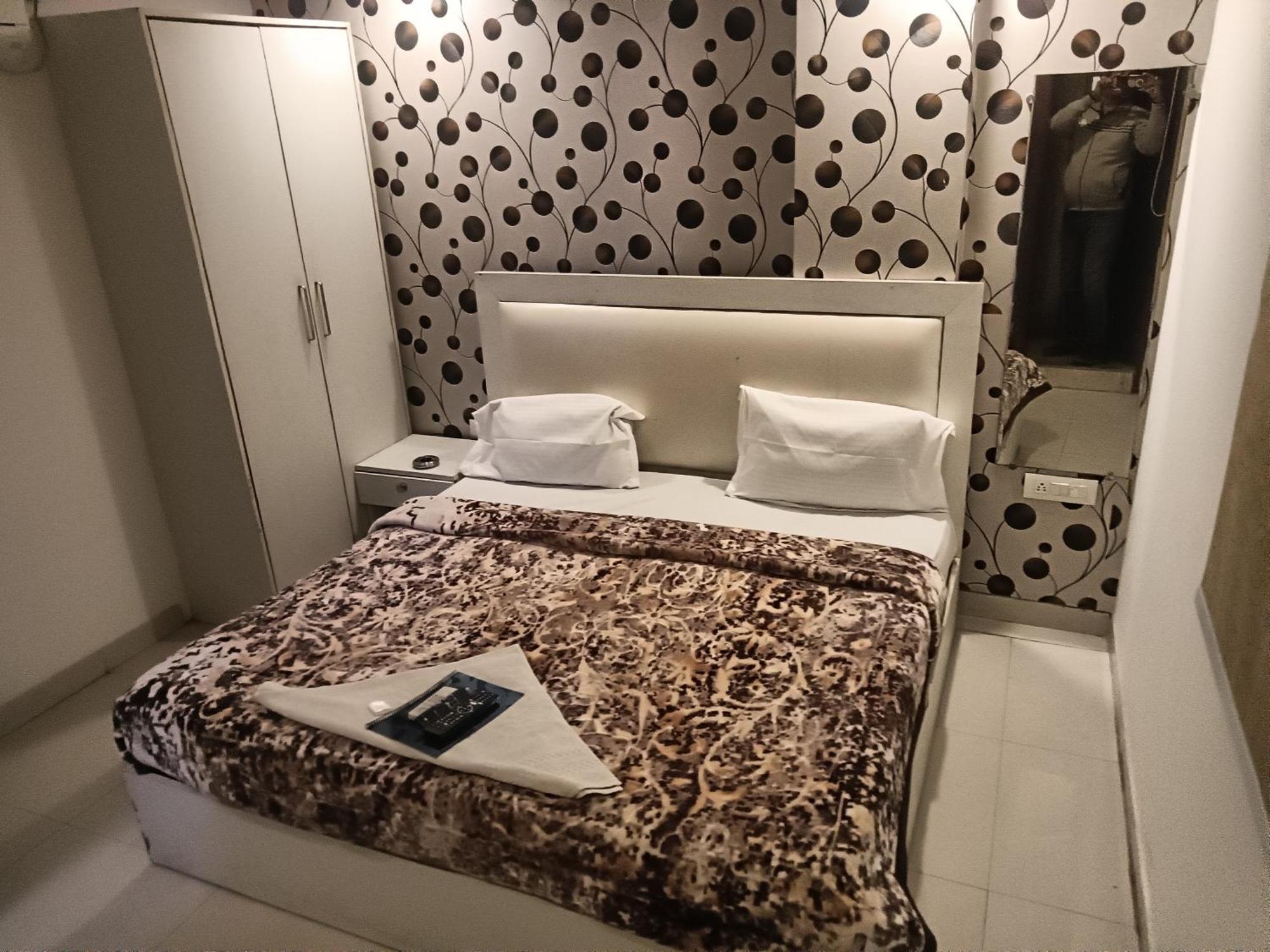 Global At Delhi Airport Hotel 3*
